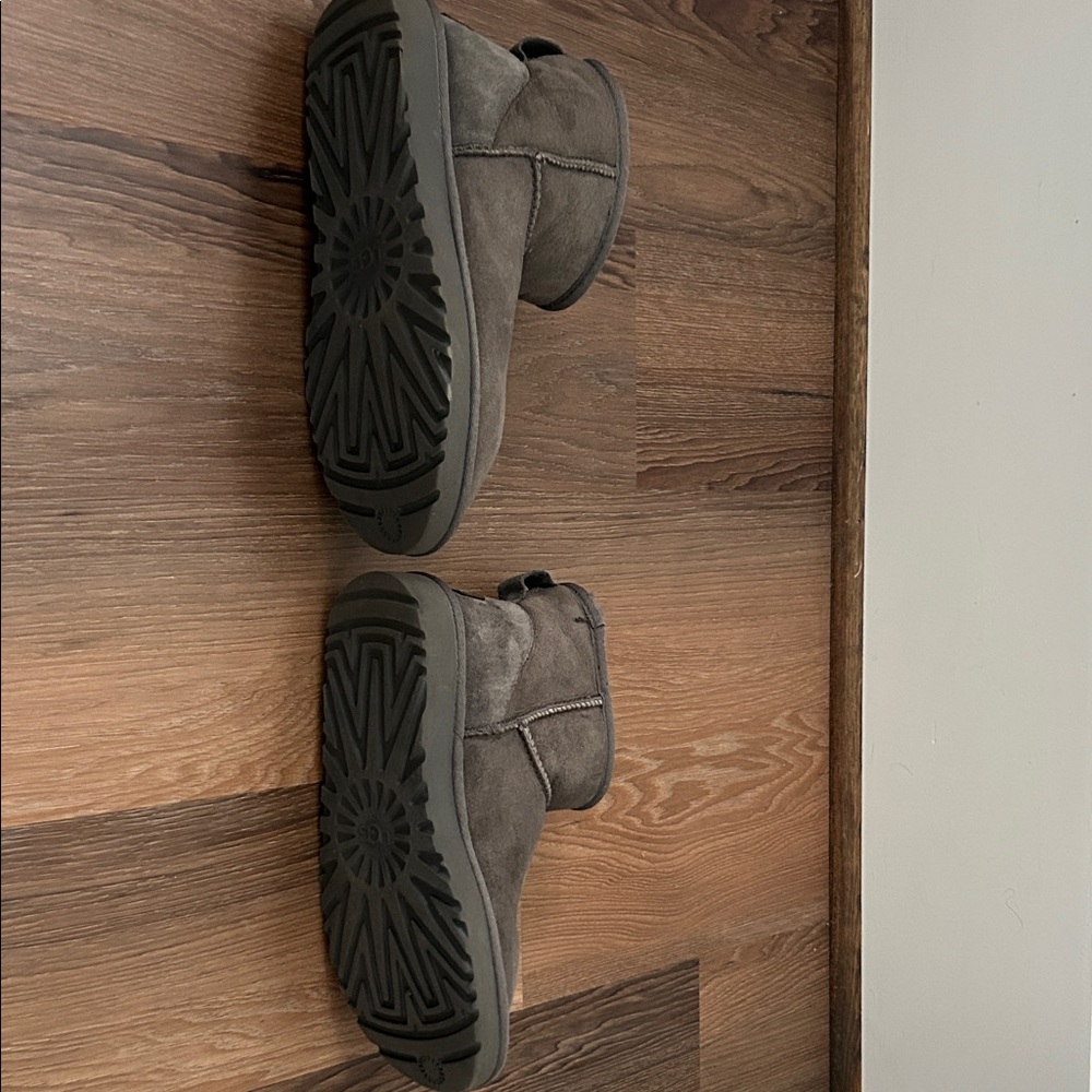 UGG Gray Mini - image 3